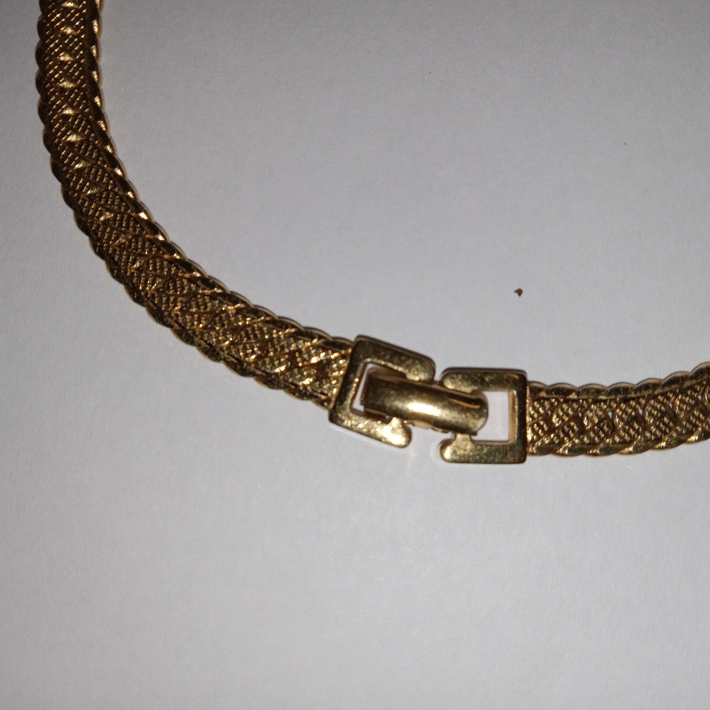 Vintage Monet EUC 16" 18K Gold Plated Herringbone Chain Necklace - Picture 6 of 11